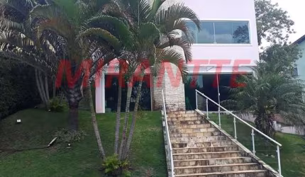 Sobrado de 480m² com 3 quartos em Serra da Cantareira