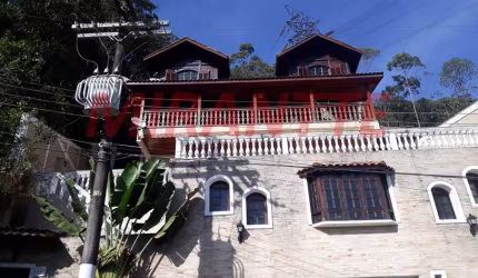 Sobrado de 300m² com 4 quartos em Serra Da Cantareira