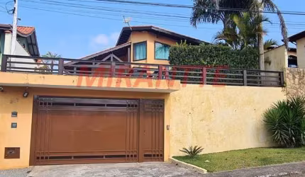 Sobrado de 193m² com 3 quartos em Barreiro - Mairiporã