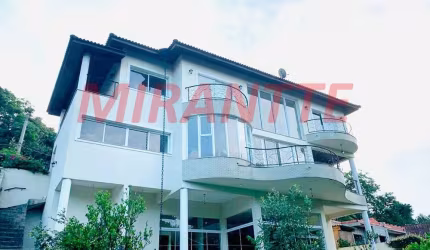 Sobrado de 390m² com 4 quartos em Serra da Cantareira