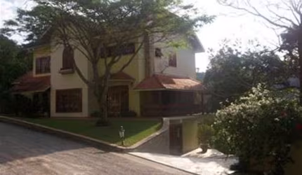 Sobrado de 800m² com 3 quartos em Serra da Cantareira