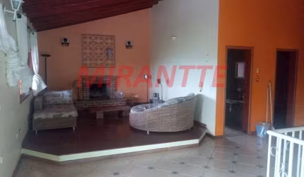 Sobrado de 365m² com 4 quartos em Serra Da Cantareira