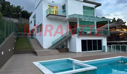 Sobrado de 600m² com 4 quartos em Serra da Cantareira