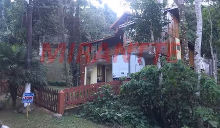 Sobrado de 175m² com 6 quartos em Serra Da Cantareira