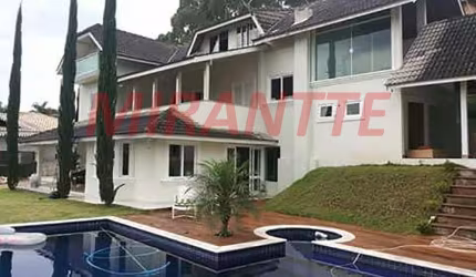 Sobrado de 600m² com 6 quartos em Serra da Cantareira