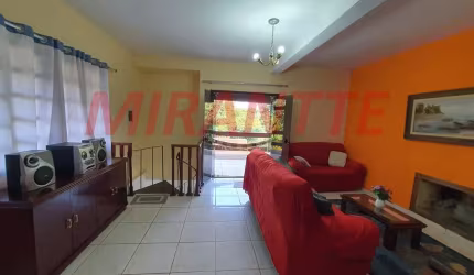 Sobrado de 326m² com 3 quartos em Serra Da Cantareira