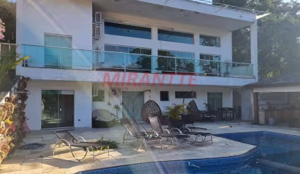 Sobrado de 250m² com 3 quartos em Serra da Cantareira