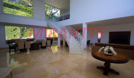 Cond. fechado de 744m² com 4 quartos em Serra da Cantareira