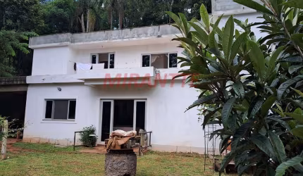 Sobrado de 200m² com 2 quartos em Serra Da Cantareira