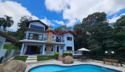 Sobrado de 380m² com 3 quartos em Serra Da Cantareira