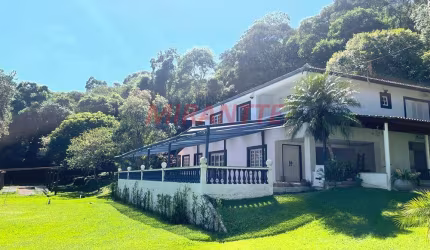 Sobrado de 400m² com 3 quartos em Serra da Cantareira