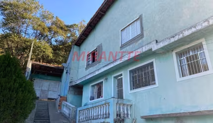 Sobrado de 262m² com 4 quartos em Serra Da Cantareira