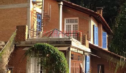 Sobrado de 300m² com 3 quartos em Serra Da Cantareira