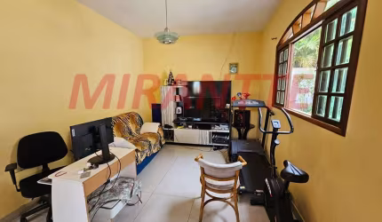 Sobrado de 1.6m² com 3 quartos em Samambaia
