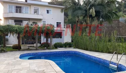 Cond. fechado de 489m² com 4 quartos em Caraguata