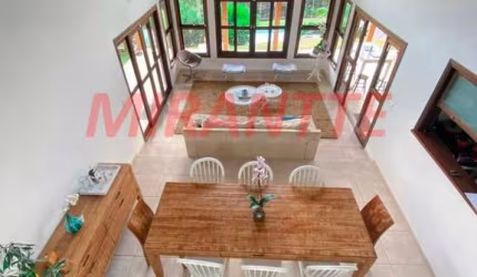 Sobrado de 390m² com 4 quartos em Roseira
