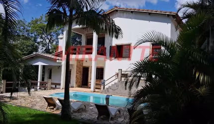 Cond. fechado de 430m² com 3 quartos em Serra da Cantareira