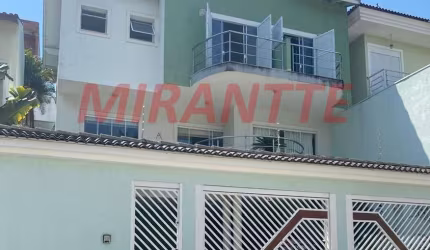 Sobrado de 234m² com 4 quartos em Jardim Tremembé