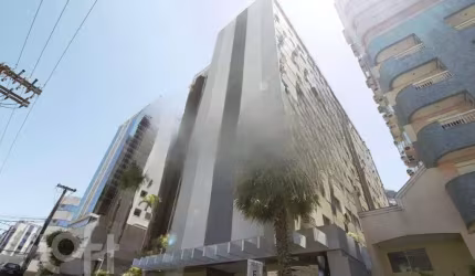 Apartamento à venda em Centro com 61 m², 2 quartos