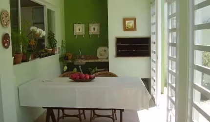 Casa com 4 quartos no Córrego Grande