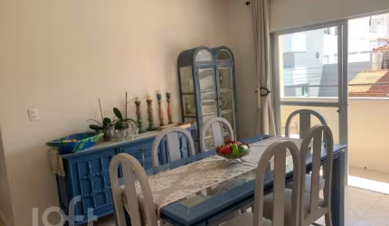 Apartamento à venda em Balneário com 137 m², 5 qua