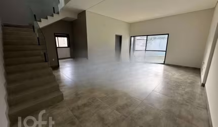 Casa à venda em Córrego Grande com 139 m², 3 quart