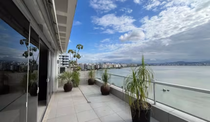 Cobertura em Florianópolis frente mar - Beira Mar