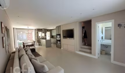 Casa à venda em Barra do Sambaqui com 149 m², 3 qu