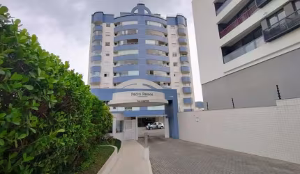 Apartamento garden de 4 dormitórios na Trindade