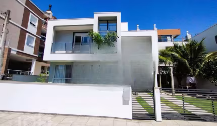 Casa à venda em Lagoa Pequena com 267 m², 3 quarto