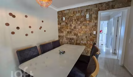 Apartamento à venda em Itacorubi com 82 m², 3 quar