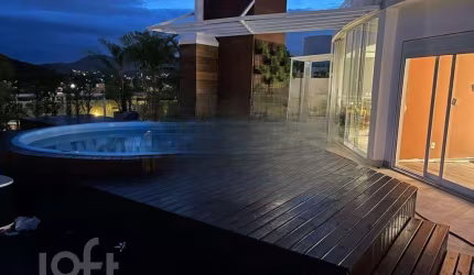 Apartamento à venda em Ponta das Canas com 318 m²,