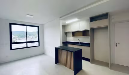 Apartamento de 2 suítes à venda na Carvoeira