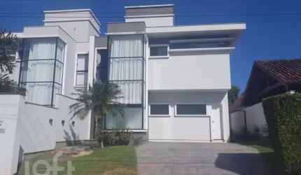 Casa à venda em Lagoa da Conceição com 194 m², 3 q