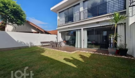 Casa à venda em Lagoa da Conceição com 194 m², 3 q