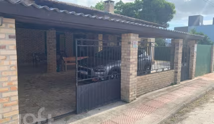 Casa à venda em Moenda com 168 m², 3 quartos, 1 su