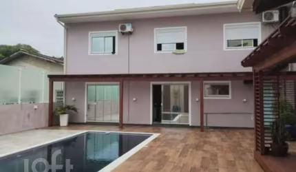 Casa à venda em Estreito com 260 m², 4 quartos, 1