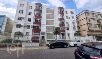 Apartamento à venda em Balneário com 108 m², 3 qua