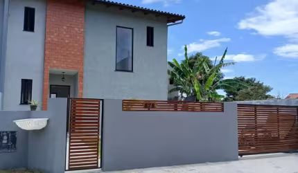 Casa à venda em São João do Rio Vermelho