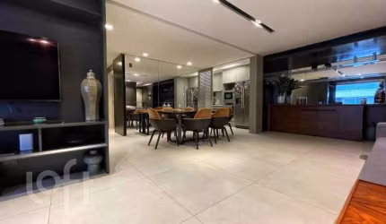 Apartamento à venda em Agronômica com 131 m², 3 qu
