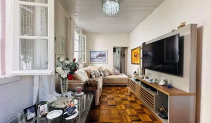 Casa à venda em Centro com 90 m², 3 quartos