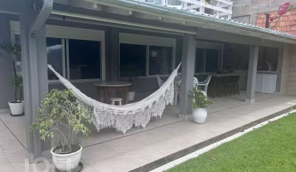 Casa à venda em Cachoeira do bom Jesus com 152 m²,