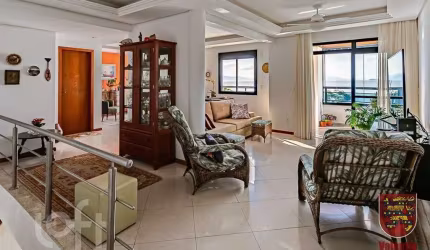 Apartamento à venda em Balneário com 240 m², 3 qua