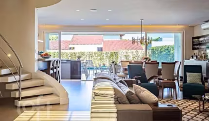 Casa à venda em Jurere Oeste com 385 m², 5 quartos