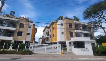 Apartamento de 3 dormitórios no Campeche