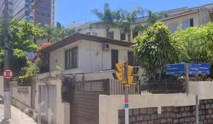 Casa à venda em Centro com 404 m², 3 quartos, 1 va
