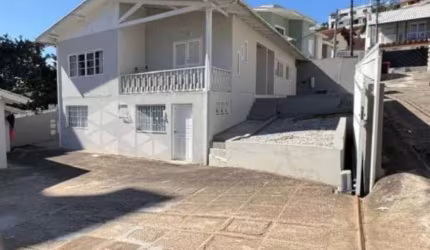 Casa à venda em Saco dos limões com 176 m², 6 quar