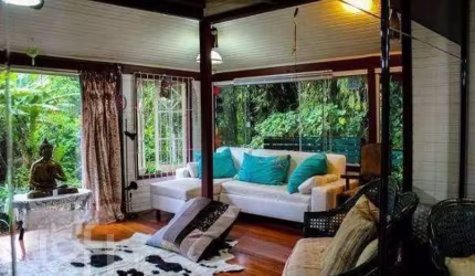 Casa à venda em Canto da Lagoa com 180 m², 3 quart