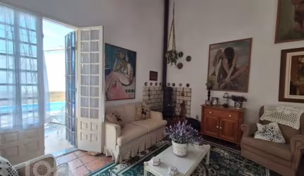 Casa à venda em Itacorubi com 276 m², 4 quartos, 2