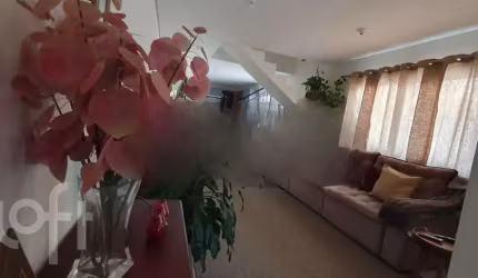 Casa à venda em Moenda com 133 m², 3 quartos, 1 su